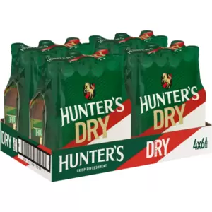 Discover the vibrant taste of Hunter's Dry Cider, a refreshing drink made from fresh apples that promises a crisp and dry sensation. With its clear golden colour and well-rounded flavour, it's a favourite among cider lovers. Conveniently bottled for you to enjoy at home or wherever you are, this cider offers a clean finish.