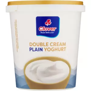 Indulge in a creamy and delicious treat with this plain double-cream yoghurt. This versatile yoghurt is delightfully smooth and rich. You can enjoy it alone or as part of various recipes. Ideal for breakfast, as a snack, in desserts and more.